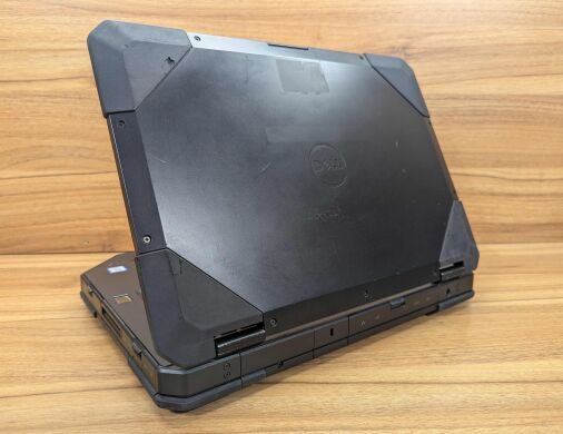Захищений ноутбук Dell Latitude 14 Rugged 5414 / 14" (1920x1080) IPS Touch / Intel Core i5-6300U (2 (4) ядра по 2.4 - 3.0 GHz) / 8 GB DDR4 / 240 GB SSD / Intel HD Graphics 520 / HDMI / VGA / Windows 10