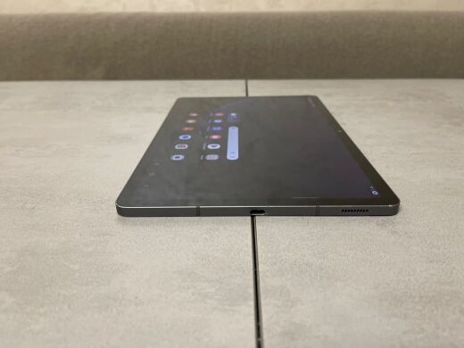 Планшет Б-клас Samsung Galaxy Tab S9 FE (SM-X518U) / 10.9" (2304x1440) TFT / Samsung Exynos 1380 (8 ядер по 2.4 GHz) / 6 GB RAM / 128 GB Memory / Mali-G68 MP5