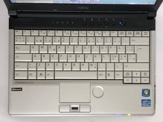 Ноутбук Fujitsu LifeBook S761 / 13.3" (1366x768) TN / Intel Core i5-2520M (2 (4) ядра по 2.5 - 3.2 GHz) / 8 GB DDR3 / 250 GB HDD / Intel HD Graphics 3000 / WebCam / DVD-ROM Ноутбук Fujitsu LifeBook S761 / 13.3" (1366x768) TN / Intel Core i5-2520M (2 (4) ядра по 2.5 - 3.2 GHz) / 8 GB DDR3 / 250 GB HDD / Intel HD Graphics 3000 / WebCam / DVD-ROM