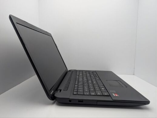 Ноутбук Toshiba Satellite C70-D-A / 17.3" (1600x900) TN / AMD A6-5200 (4 ядра по 2.0 GHz) / 8 GB DDR3 / 240 GB SSD / AMD Radeon HD 8400 Graphics / WebCam