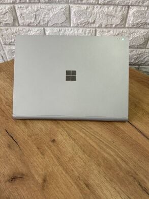 Ігровий ультрабук-трансформер Microsoft Surface Book / 13.5" (3000x2000) IPS Touch / Intel Core i7-6600U (2 (4) ядра по 2.6 - 3.4 GHz) / 8 GB DDR4 / 256 GB SSD / nVidia GeForce GTX 965M, 2 GB GDDR5, 128-bit / WebCam