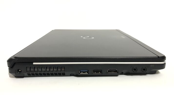 Ноутбук Fujitsu LifeBook S761 / 13.3" (1366x768) TN / Intel Core i5-2520M (2 (4) ядра по 2.5 - 3.2 GHz) / 8 GB DDR3 / 250 GB HDD / Intel HD Graphics 3000 / WebCam / DVD-ROM Ноутбук Fujitsu LifeBook S761 / 13.3" (1366x768) TN / Intel Core i5-2520M (2 (4) ядра по 2.5 - 3.2 GHz) / 8 GB DDR3 / 250 GB HDD / Intel HD Graphics 3000 / WebCam / DVD-ROM