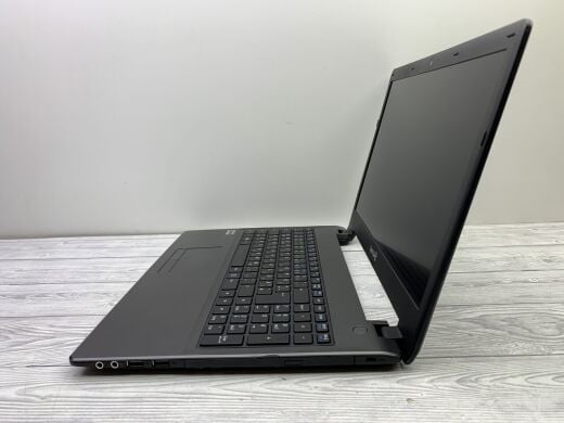Ноутбук Б-класс Terra Mobile 1513 / 15.6" (1366x768) TN / Intel Core i3-4005U (2 (4) ядра по 1.7 GHz) / 4 GB DDR3 / 120 GB SSD / Intel HD Graphics 4400 / WebCam / DVD-ROM / Без АКБ