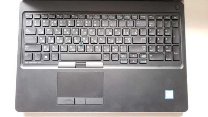 Мобільна робоча станція Dell Precision 7510 / 15.6" (1920x1080) IPS Touch / Intel Core i7-6820HQ (4 (8) ядра по 2.7 - 3.6 GHz) / 32 GB DDR4 / 256 GB SSD M.2 + 500 GB HDD / AMD FirePro W5170M, 2 GB GDDR5, 128-bit / WebCam