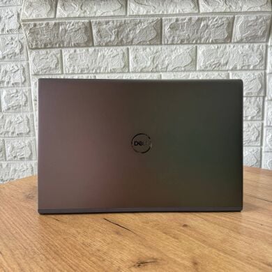 Игровой ультрабук Dell Vostro 5502 / 15.6" (1920x1080) IPS / Intel Core i7-1165G7 (4 (8) ядра по 2.8 - 4.7 GHz) / 16 GB DDR4 / 512 GB SSD / nVidia GeForce MX330, 2 GB GDDR5, 64-bit / WebCam