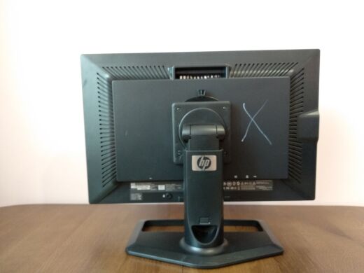 Монитор HP ZR24w / 24" (1920x1200) S-IPS / DVI-D, DisplayPort, VGA, USB / VESA 100x100 Монитор HP ZR24w / 24" (1920x1200) S-IPS / DVI-D, DisplayPort, VGA, USB / VESA 100x100