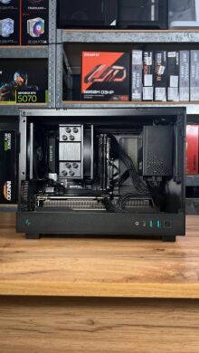 Сборка под заказ: новый игровой ПК Deepcool CH160 Black Tower / AMD Ryzen 5 5600 (6 (12) ядер по 3.5 - 4.4 GHz) / 32 GB DDR4 / 1000 GB SSD M.2 / AMD Radeon RX 9060 XT, 16 GB GDDR6, 128-bit / 650W Сборка под заказ: новый игровой ПК Deepcool CH160 Black Tower / AMD Ryzen 5 5600 (6 (12) ядер по 3.5 - 4.4 GHz) / 32 GB DDR4 / 1000 GB SSD M.2 / AMD Radeon RX 9060 XT, 16 GB GDDR6, 128-bit / 650W