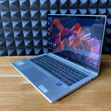 Ультрабук-трансформер HP EliteBook x360 830 G8 / 13.3" (1920x1080) IPS Touch / Intel Core i5-1135G7 (4 (8) ядра по 4.2 GHz) / 8 GB DDR4 / 256 GB SSD / Intel Iris Xe Graphics / WebCam