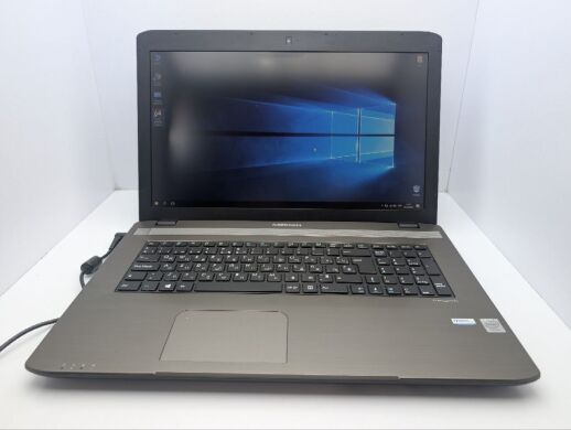Ноутбук Medion Akoya E7225 / 17.3" (1600x900) TN / Intel Celeron N2840 (2 ядра по 2.16 - 2.58 GHz) / 8 GB DDR3 / 120 GB SSD / Intel HD Graphics / WebCam / DVD-ROM / АКБ не тримає Ноутбук Medion Akoya E7225 / 17.3" (1600x900) TN / Intel Celeron N2840 (2 ядра по 2.16 - 2.58 GHz) / 8 GB DDR3 / 120 GB SSD / Intel HD Graphics / WebCam / DVD-ROM / АКБ не тримає