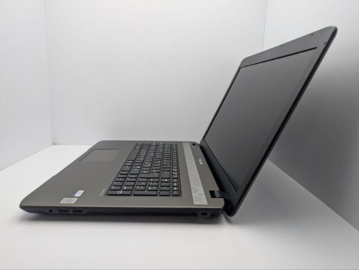 Ноутбук Medion Akoya E7225 / 17.3" (1600x900) TN / Intel Celeron N2840 (2 ядра по 2.16 - 2.58 GHz) / 8 GB DDR3 / 120 GB SSD / Intel HD Graphics / WebCam / DVD-ROM / АКБ не тримає Ноутбук Medion Akoya E7225 / 17.3" (1600x900) TN / Intel Celeron N2840 (2 ядра по 2.16 - 2.58 GHz) / 8 GB DDR3 / 120 GB SSD / Intel HD Graphics / WebCam / DVD-ROM / АКБ не тримає