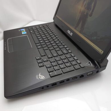 Ігровий ноутбук Asus ROG G750JZ / 17.3" (1920х1080) TN / Intel Core i7-4700HQ (4 (8) ядра по 2.4 - 3.4 GHz) / 16 GB DDR3 / 128 GB SSD+1 TB HDD / nVidia GeForce GTX 880M 4 GB / WebCam / DVD-ROM