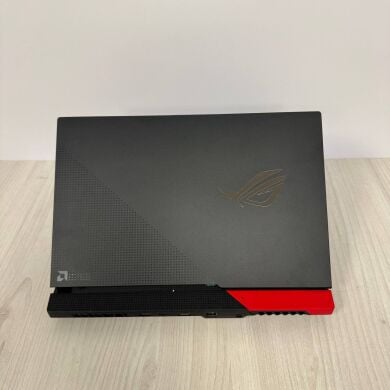 Ігровий ноутбук Asus ROG Strix G15 Advantage Edition G513QY / 15.6" (2560x1440) IPS / AMD Ryzen 9 5980HX (8 (16) ядер по 3.3 - 4.8 GHz) / 16 GB DDR4 / 512 GB SSD / AMD Radeon RX 6800M, 12 GB GDDR6, 192-bit