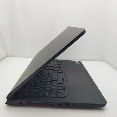 Игровой ноутбук Б-класс Dell Inspiron 15-7559 / 15.6" (1920x1080) IPS / Intel Core i7-6700HQ (4 (8) ядра по 2.6 - 3.5 GHz) / 8 GB DDR3 / 512 GB SSD / nVidia GeForce GTX 960M, 4 GB GDDR5, 128-bit / WebCam / Win 10 Home