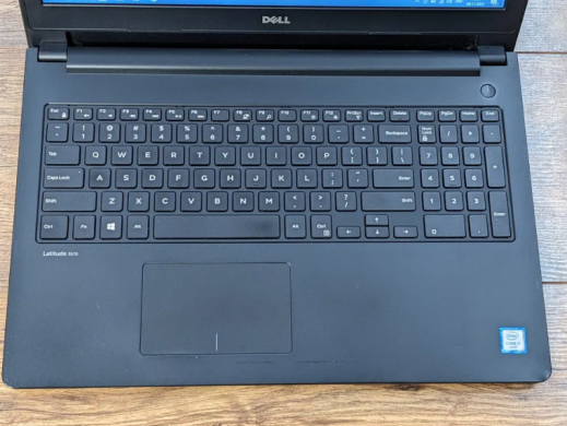 Ігровий ноутбук Dell Latitude 3570 / 15.6" (1366x768) TN / Intel Core i7-6500U (2 (4) ядра по 2.5 - 3.1 GHz) / 8 GB DDR3 / 256 GB SSD / nVidia GeForce 920M, 2 GB DDR3, 64-bit / WebCam