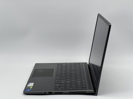 Игровой ультрабук Dell Vostro 15 7510 / 15.6" (1920x1080) IPS / Intel Core i7-11800H (8 (16) ядер по 2.3 - 4.6 GHz) / 16 GB DDR4 / 480 GB SSD / nVidia GeForce RTX 3050, 4 GB GDDR6, 128-bit / WebCam