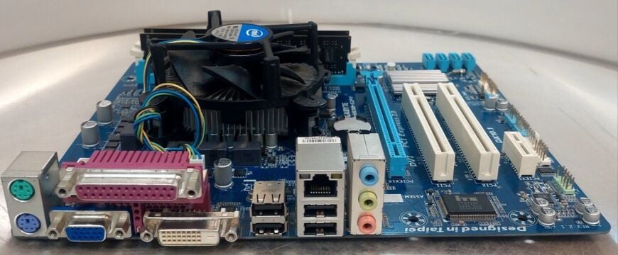 Комплект: материнская плата Gigabyte GA-H61M-S2PV / LGA1155 / Intel Core i5-2400 (4 ядра по 3.1 - 3.4 GHz) / 16 GB DDR3 / Intel HD Graphics 2000 + Кулер