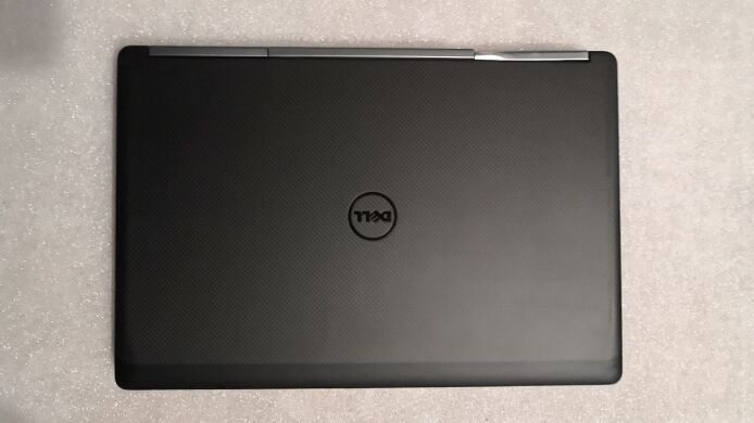 Мобільна робоча станція Б-клас Dell Precision 7710 / 17.3" (1920x1080) IPS / Intel Core i7-6820HQ (4 (8) ядра по 2.7 - 3.6 GHz) / 16 GB DDR4 / 256 GB SSD / nVidia Quadro M4000M, 4 GB GDDR5, 256-bit / WebCam / HDMI