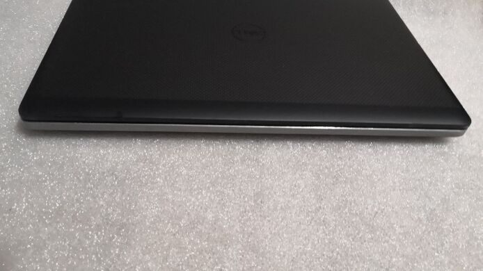 Мобільна робоча станція Б-клас Dell Precision 7710 / 17.3" (1920x1080) IPS / Intel Core i7-6820HQ (4 (8) ядра по 2.7 - 3.6 GHz) / 16 GB DDR4 / 256 GB SSD / nVidia Quadro M4000M, 4 GB GDDR5, 256-bit / WebCam / HDMI