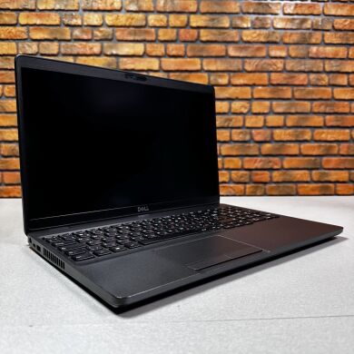 Мобильная рабочая станция Dell Precision 3540 / 15.6" (1920x1080) IPS / Intel Core i5-8365U (4 (8) ядра по 1.6 - 4.1 GHz) / 8 GB DDR4 / 256 GB SSD / Intel UHD Graphics / WebCam / Усиленная АКБ