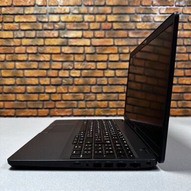 Мобильная рабочая станция Dell Precision 3540 / 15.6" (1920x1080) IPS / Intel Core i5-8365U (4 (8) ядра по 1.6 - 4.1 GHz) / 8 GB DDR4 / 256 GB SSD / Intel UHD Graphics / WebCam / Усиленная АКБ