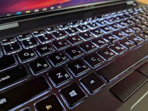 Мобильная рабочая станция Dell Precision 3541 / 15.6" (1920x1080) IPS / Intel Core i7-9850H (6 (12) ядер по 2.6 - 4.6 GHz) / 16 GB DDR4 / 512 GB SSD / nVidia Quadro P620, 4 GB GDDR5 128-bit / WebCam / Windows 10