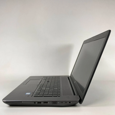 Мобильная рабочая станция HP zBook 17 G4 / 17.3" (1920x1080) IPS / Intel Core i7-7700HQ (4 (8) ядра по 2.8 - 3.8 GHz) / 16 GB DDR4 / 512 GB SSD / nVidia Quadro P3000, 6 GB GDDR5, 192-bit / WebCam / Fingerprint