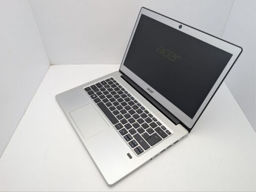 Ноутбук Acer Swift 1 (SF113-31) / 13.3" (1920x1080) TN / Intel Pentium N4200 (4 ядра по 1.1 - 2.5 GHz) / 4 GB DDR3 / 120 GB SSD / Intel HD Graphics 505 / WebCam