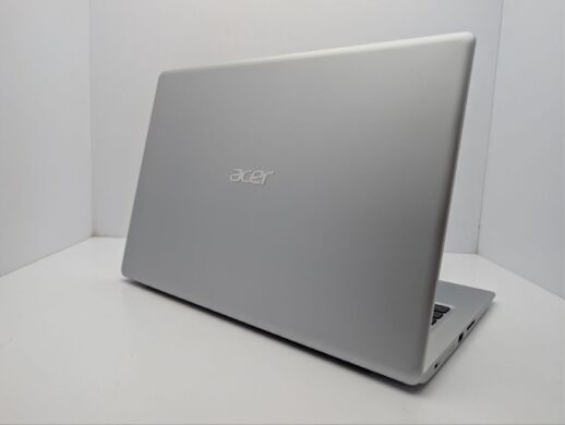 Ноутбук Acer Swift 1 (SF113-31) / 13.3" (1920x1080) TN / Intel Pentium N4200 (4 ядра по 1.1 - 2.5 GHz) / 4 GB DDR3 / 120 GB SSD / Intel HD Graphics 505 / WebCam