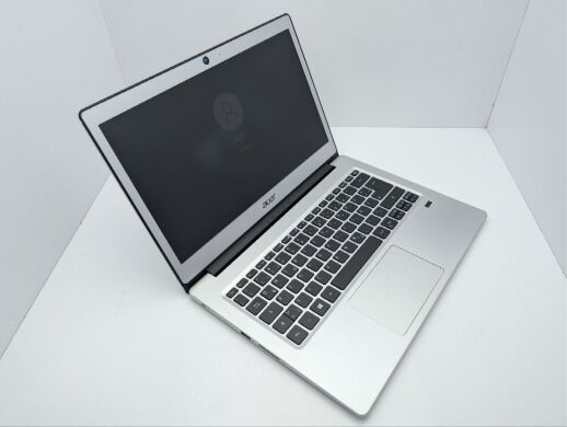 Ноутбук Acer Swift 1 (SF113-31) / 13.3" (1920x1080) TN / Intel Pentium N4200 (4 ядра по 1.1 - 2.5 GHz) / 4 GB DDR3 / 120 GB SSD / Intel HD Graphics 505 / WebCam