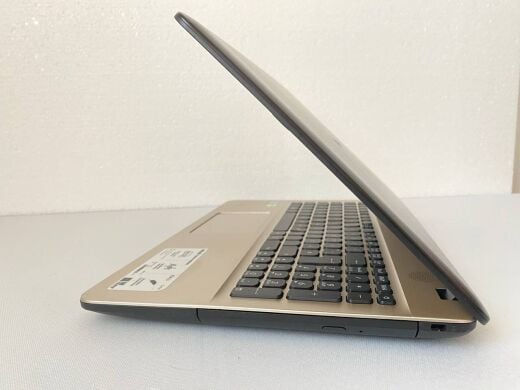 Ноутбук Asus R541U / 15.6" (1920x1080) IPS / Intel Core i5-7200U (2 (4) ядра по 2.5 - 3.1 GHz) / 12 GB DDR4 / 256 GB SSD / nVidia GeForce 920M, 2 GB DDR3, 64-bit / WebCam / DVD-ROM