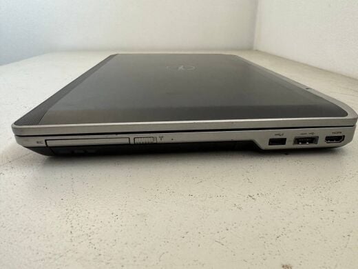 Ноутбук Б-класс Dell Latitude E6530 / 15.6" (1366x768) TN / Intel Core i5-3320M (2 (4) ядра по 2.6 - 3.3 GHz) / 8 GB DDR3 / 128 GB SSD / Intel HD Graphic 4000 / DVD-ROM