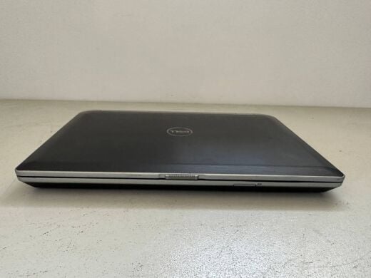 Ноутбук Б-класс Dell Latitude E6530 / 15.6" (1366x768) TN / Intel Core i5-3320M (2 (4) ядра по 2.6 - 3.3 GHz) / 8 GB DDR3 / 128 GB SSD / Intel HD Graphic 4000 / DVD-ROM