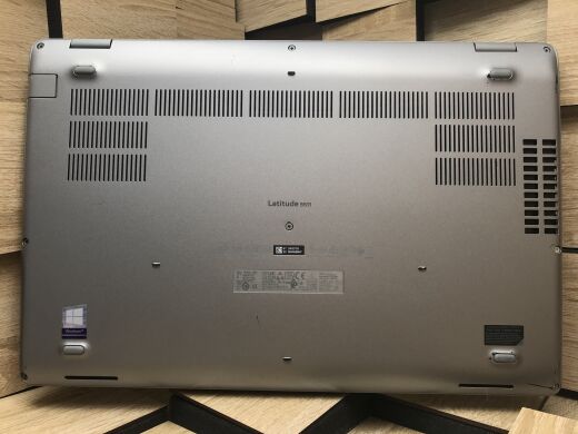 Ноутбук Dell Latitude 5511 / 15.6" (1920x1080) IPS / Intel Core i7-10850H (6 (12) ядер по 2.7 - 5.1 GHz) / 16 GB DDR4 / 256 GB SSD M.2 / Intel UHD Graphics / WebCam / USB 3.2 / HDMI / Windows 10 лицензия Ноутбук Dell Latitude 5511 / 15.6" (1920x1080) IPS / Intel Core i7-10850H (6 (12) ядер по 2.7 - 5.1 GHz) / 16 GB DDR4 / 256 GB SSD M.2 / Intel UHD Graphics / WebCam / USB 3.2 / HDMI / Windows 10 лицензия