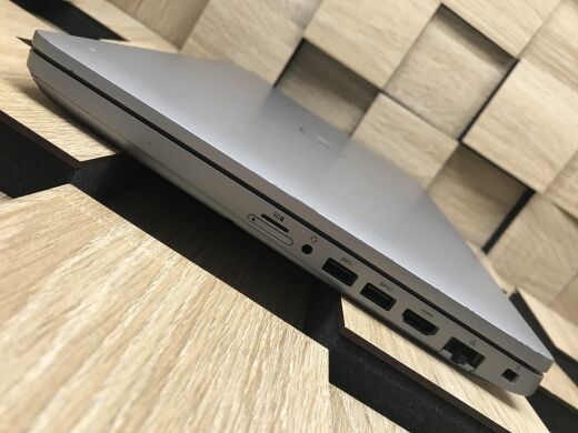 Ноутбук Dell Latitude 5511 / 15.6" (1920x1080) IPS / Intel Core i7-10850H (6 (12) ядер по 2.7 - 5.1 GHz) / 16 GB DDR4 / 256 GB SSD M.2 / Intel UHD Graphics / WebCam / USB 3.2 / HDMI / Windows 10 лицензия Ноутбук Dell Latitude 5511 / 15.6" (1920x1080) IPS / Intel Core i7-10850H (6 (12) ядер по 2.7 - 5.1 GHz) / 16 GB DDR4 / 256 GB SSD M.2 / Intel UHD Graphics / WebCam / USB 3.2 / HDMI / Windows 10 лицензия