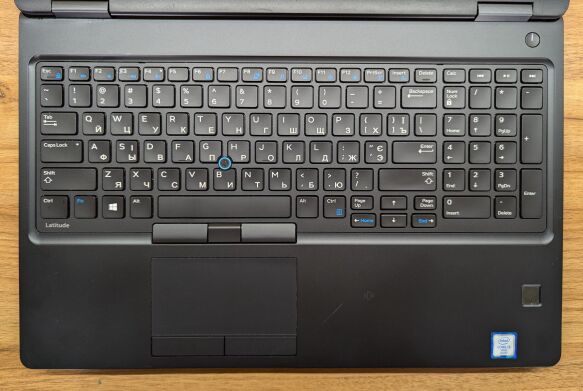 Ноутбук Dell Latitude 5580 / 15.6" (1920x1080) IPS / Intel Core i5-6440HQ (4 ядра по 2.6 - 3.5 GHz) / 16 GB DDR4 / 512 GB SSD / nVidia GeForce 940MX, 2 GB GDDR5, 64-bit / WebCam / TouchID / Windows 10