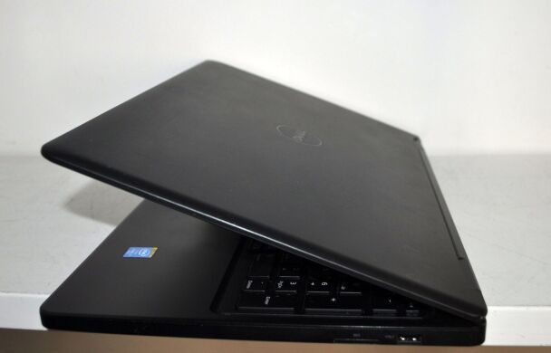 Ноутбук Dell Latitude E5550 / 15.6" (1366x768) TN / Intel Core i7-5600U (2 (4) ядра по 2.6 - 3.2 GHz) / 8 GB DDR3 / 240 GB SSD / Intel HD Graphics 5500 / WebCam / АКБ NEW