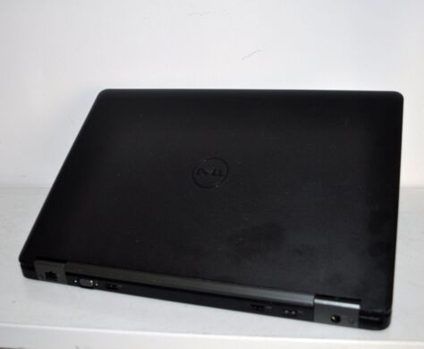Ноутбук Dell Latitude E5550 / 15.6" (1366x768) TN / Intel Core i7-5600U (2 (4) ядра по 2.6 - 3.2 GHz) / 8 GB DDR3 / 240 GB SSD / Intel HD Graphics 5500 / WebCam / АКБ NEW
