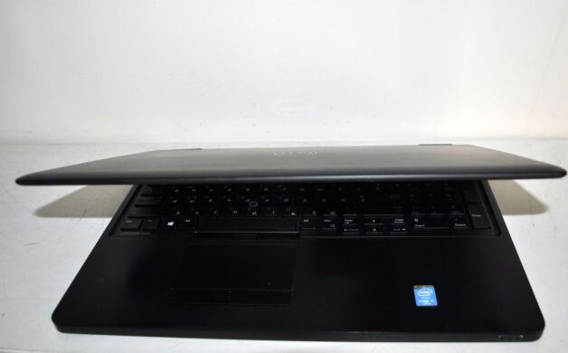 Ноутбук Dell Latitude E5550 / 15.6" (1366x768) TN / Intel Core i7-5600U (2 (4) ядра по 2.6 - 3.2 GHz) / 8 GB DDR3 / 240 GB SSD / Intel HD Graphics 5500 / WebCam / АКБ NEW