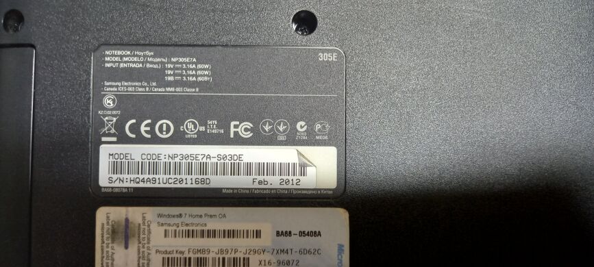 Ноутбук Samsung NP305E7A / 17.3" (1600x900) TN / AMD A6-3420M (4 ядра по 1.5 - 2.4 GHz) / 4 GB DDR3 / 240 GB SSD NEW / AMD Radeon HD 7430M, 1 GB DDR3, 64-bit / WebCam 