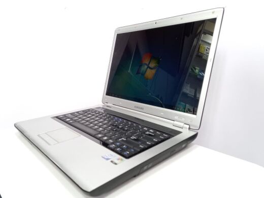 Ноутбук Samsung R510 / 15.4" (1280x800) TN LED / Intel Core 2 Duo T5800 (2 ядра по 2.0 GHz) / 4 GB DDR2 / 500 GB HDD / DVD-RW