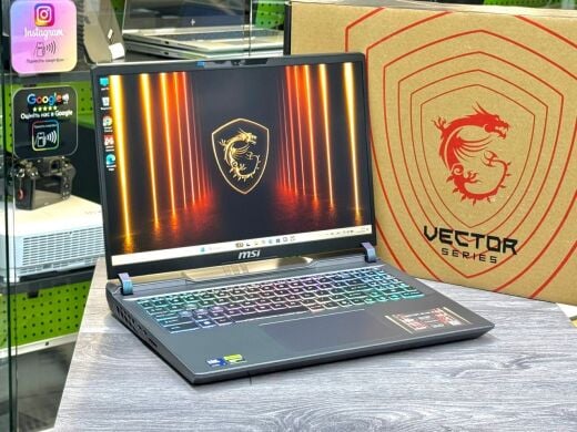 Новий ігровий ноутбук MSI Vector 16 / 16" (1920x1200) IPS / Intel Core Ultra 7 255HX (20 ядер по 2.4 - 5.2 GHz) / 32 GB DDR5 / 1000 GB SSD M.2 / nVidia GeForce RTX 5070 Ti, 12 GB GDDR7, 192-bit / WebCam / Win 11 Pro