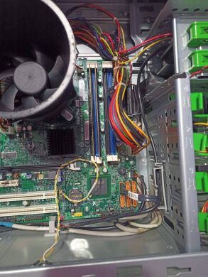 ПК Acer Veriton M480G / Intel Core 2 Quad Q6600 (4 ядра по 2.4 GHz) / 4 GB DDR3 / 250 GB HDD / Intel GMA Graphics X4500 / Card Reader 