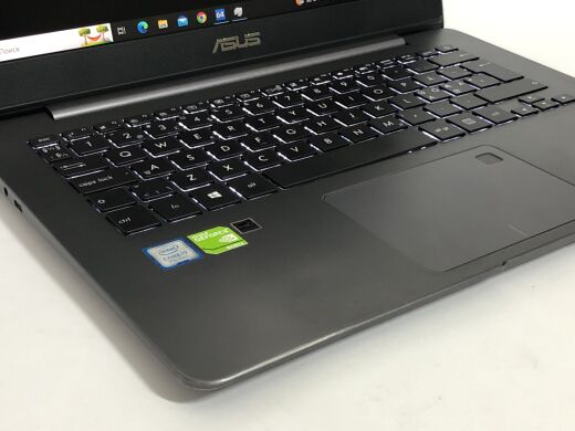 Ультрабук Asus ZenBook UX430U / 14" (1920x1080) IPS / Intel Core i7-7500U (2 (4) ядра по 2.7 - 3.5 GHz) / 16 GB DDR4 / 512 GB SSD / nVidia GeForce 940MX, 2 GB DDR3, 64-bit / WebCam / Win 10 Home