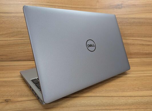 Ультрабук Dell Latitude 5520 / 15.6" (1920x1080) IPS / Intel Core i5-1145G7 (4 (8) ядра по 2.6 - 4.4 GHz) / 16 GB DDR4 / 512 GB SSD / Intel Iris Xe Graphics / WebCam / HDMI / Windows 10