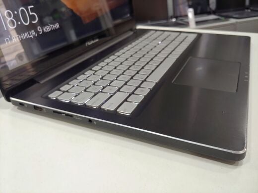 Ноутбук Б-класс Asus Q501L / 15.6" (1920x1080) IPS / Intel Core i5-4200U (2 (4) ядра по 1.6 - 2.6 GHz) / 6 GB DDR3 / 500 GB HDD / Intel HD Graphics 4400 / WebCam