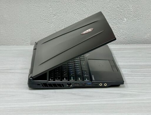Ігровий ноутбук Б-клас MSI GL65 Leopard / 15.6" (1920x1080) IPS / Intel Core i7-10750H (6 (12) ядер по 2.6 - 5.0 GHz) / 16 GB DDR4 / 1000 GB SSD / nVidia GeForce RTX 2070, 8 GB GDDR6, 256-bit / WebCam / Win 11 Home
