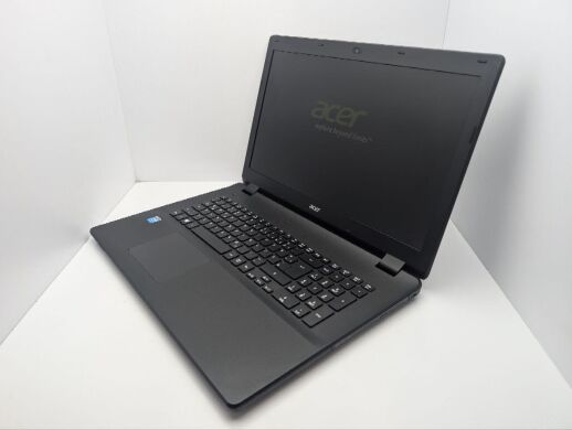Ноутбук Acer Aspire ES1-711 / 17.3" (1600x900) TN / Intel Celeron N2940 (4 ядра по 1.83 - 2.25 GHz) / 8 GB DDR3 / 120 GB SSD / Intel HD Graphics / WebCam / DVD-ROM Ноутбук Acer Aspire ES1-711 / 17.3" (1600x900) TN / Intel Celeron N2940 (4 ядра по 1.83 - 2.25 GHz) / 8 GB DDR3 / 120 GB SSD / Intel HD Graphics / WebCam / DVD-ROM