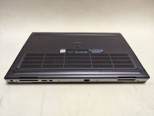 Мобільна робоча станція Dell Precision 3561 / 15.6" (1920x1080) IPS / Intel Core i7-11800H (8 (16) ядра по 4.6 GHz) / 16 GB DDR4 / 512 GB SSD / nVidia Quadro T1200, 4 GB GDDR6, 128-bit / WebCam Мобільна робоча станція Dell Precision 3561 / 15.6" (1920x1080) IPS / Intel Core i7-11800H (8 (16) ядра по 4.6 GHz) / 16 GB DDR4 / 512 GB SSD / nVidia Quadro T1200, 4 GB GDDR6, 128-bit / WebCam