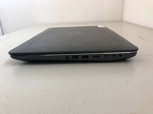 Мобільна робоча станція HP ZBook 15 G3 / 15.6" (1920x1080) TN / Intel Core i7-6820HQ (4 (8) ядра по 2.7 - 3.6 GHz) / 32 GB DDR4 / 500 GB SSD / nVidia Quadro M2000M, 4 GB GDDR5, 128-bit / WebCam / HDMI Мобільна робоча станція HP ZBook 15 G3 / 15.6" (1920x1080) TN / Intel Core i7-6820HQ (4 (8) ядра по 2.7 - 3.6 GHz) / 32 GB DDR4 / 500 GB SSD / nVidia Quadro M2000M, 4 GB GDDR5, 128-bit / WebCam / HDMI