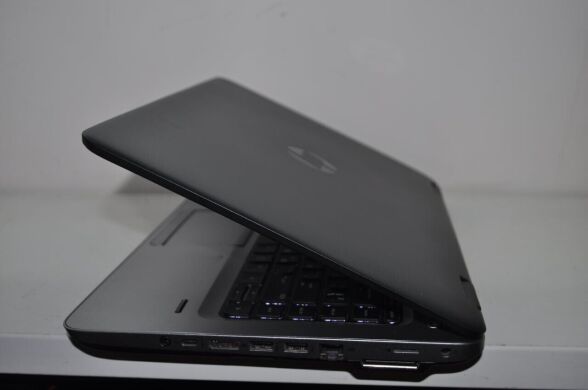 Ноутбук HP ProBook 645 G2 / 14" (1366x768) TN / AMD A10-8700B (4 ядра по 1.8 - 3.2 GHz) / 16 GB DDR3 / 240 GB SSD / AMD Radeon R6 Graphics / WebCam / Windows 10 Pro Ноутбук HP ProBook 645 G2 / 14" (1366x768) TN / AMD A10-8700B (4 ядра по 1.8 - 3.2 GHz) / 16 GB DDR3 / 240 GB SSD / AMD Radeon R6 Graphics / WebCam / Windows 10 Pro